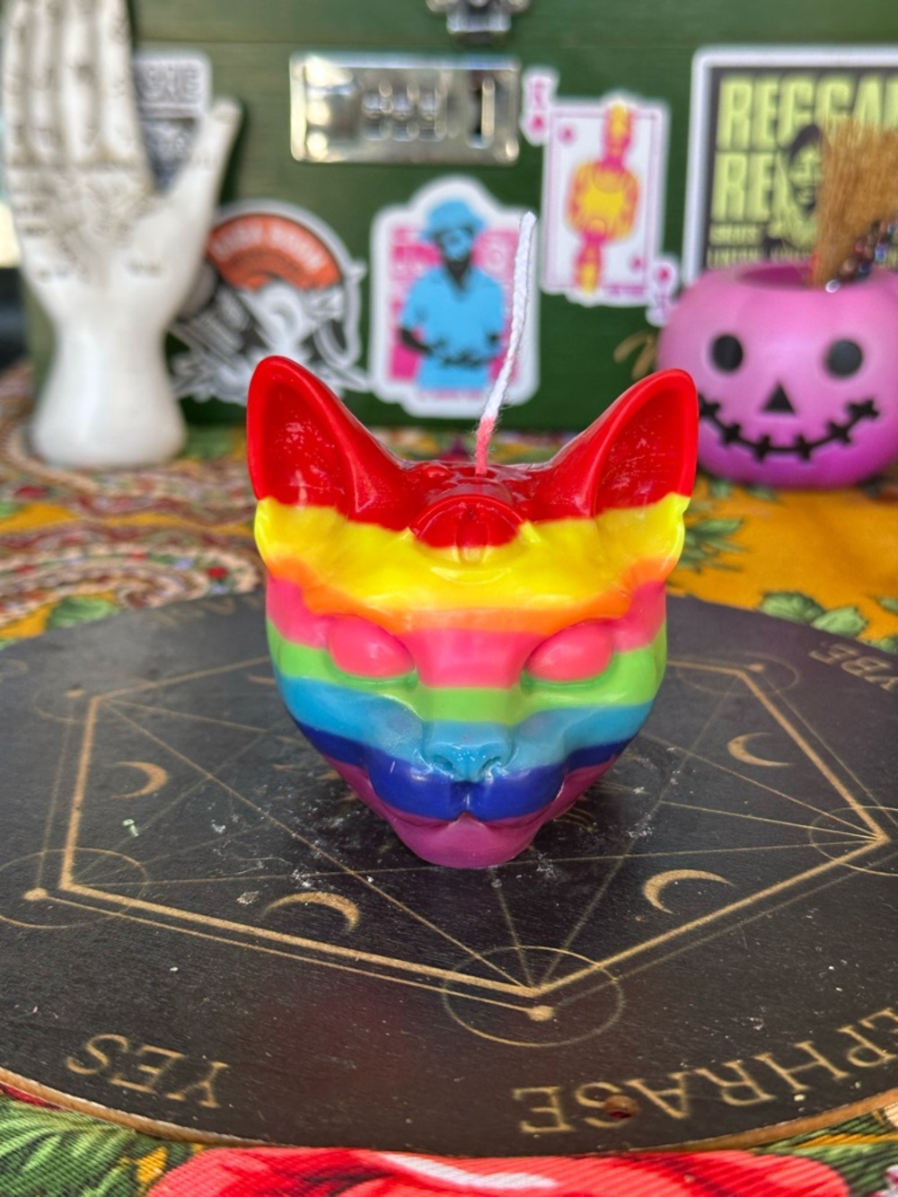 Rainbow Familiar Cat Candle – Prism Magic Edition